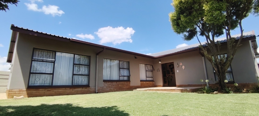 3 Bedroom Property for Sale in Meiringspark Ext 2 North West
